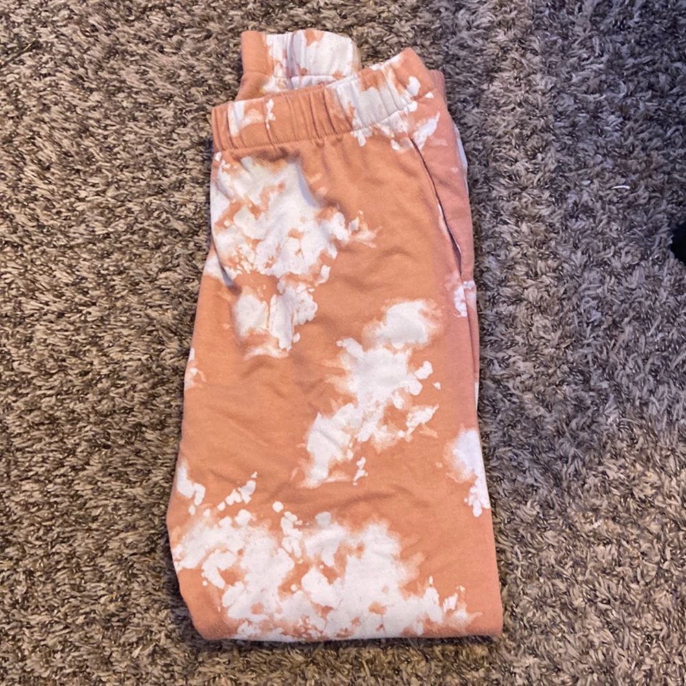 Peach and white tye dye